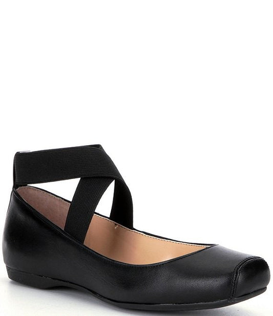 Jessica Simpson Mandalaye black leather ballet flat